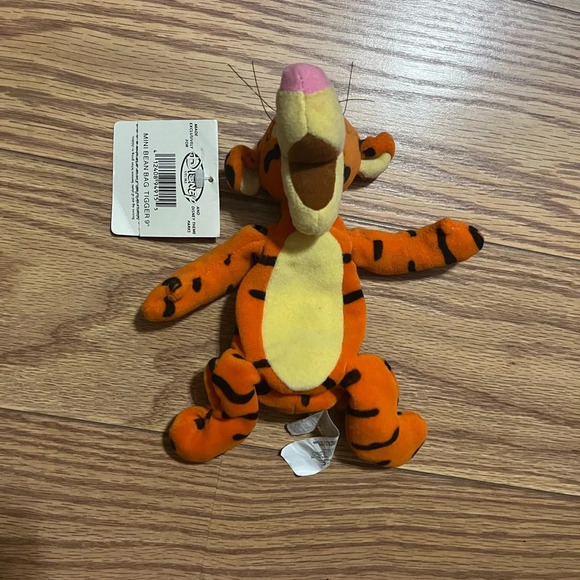 Vintage Disney Store Tigger Beanbag Plush - Picture 1 of 5